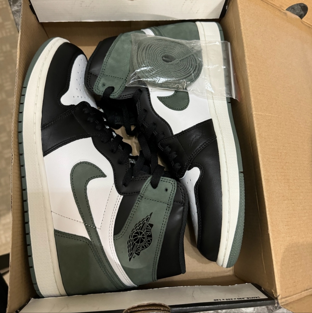 AJ1 Clay Green (Mens 11.5)
